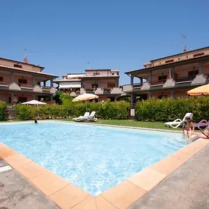- Pool & Relax Apartment