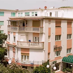 Ausonia Hotel